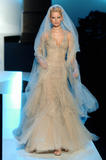 th_04724_20040122_Paris_ElieSaab_01_122_447lo.jpg