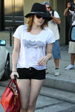 th_61191_Preppie_Emma_Roberts_at_Benjamin_salon_25_122_544lo.jpg