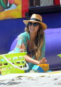 http://img148.imagevenue.com/loc575/th_06309_alba53_123_575lo.jpg