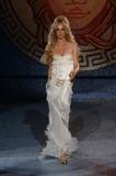 th_28230_Versace_Milan_Menswear_Spring_Summer_2006_0004_122_685lo.jpg